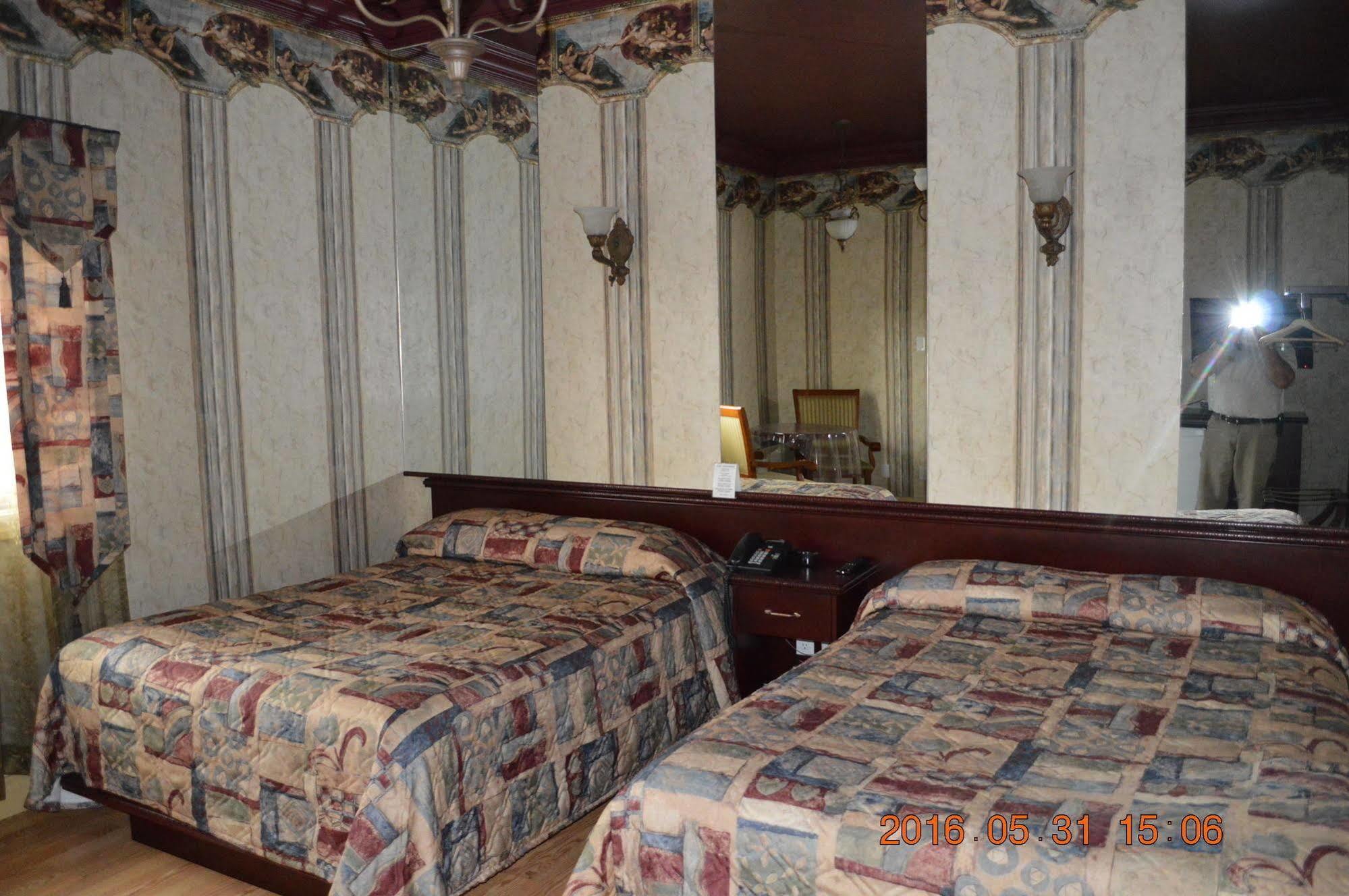 Motel-Auberge Helene Вікторіявіль Екстер'єр фото
